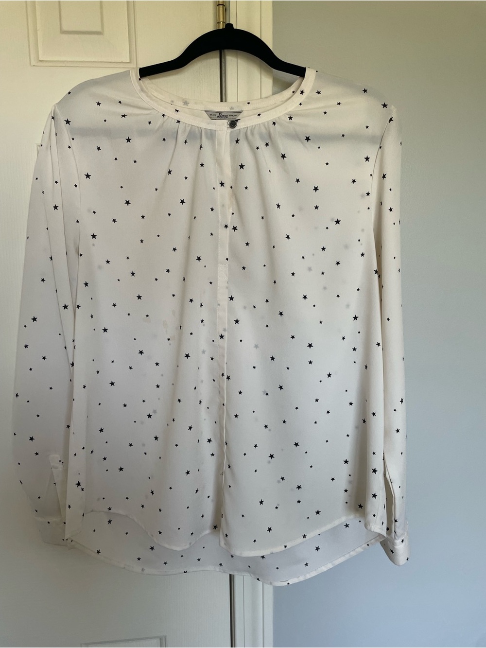 G.H. Bass & Co. White Star Print Long Sleeve Blouse